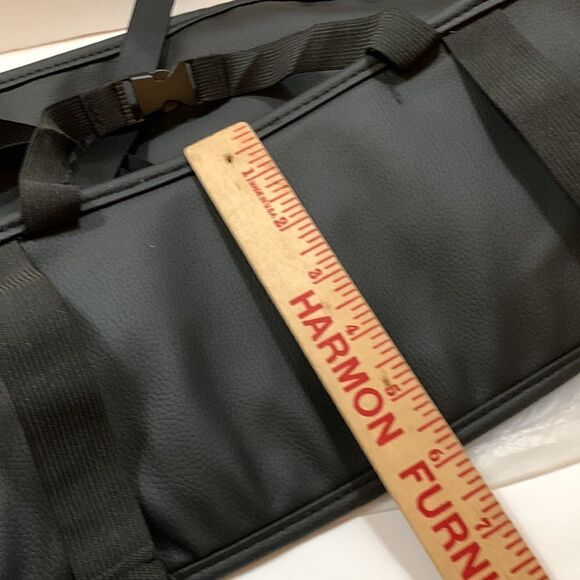 Car seat bag holder. Pocket to hold a large bag and hooks for Crossbody bags - Picture 6 of 8